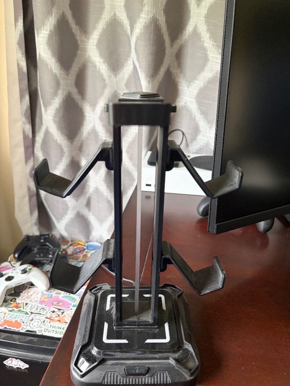 Gaming holder